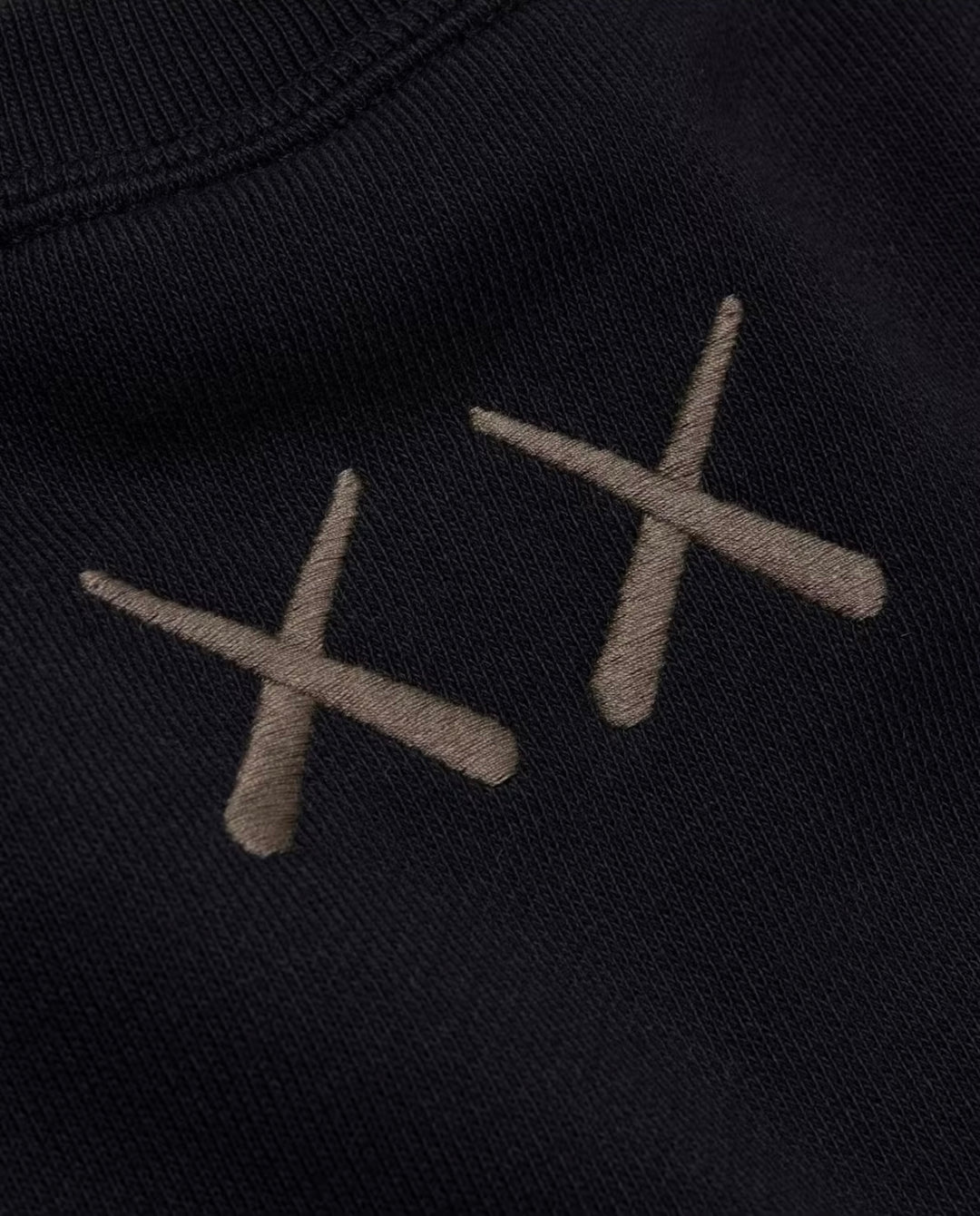 KAWS x Uniqlo L/S Sweatshirt - Black